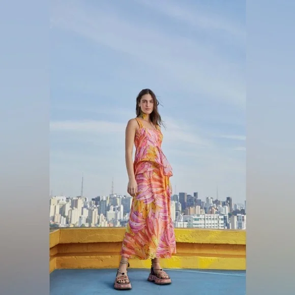 🍍FARM RIO Pink Ombre Bananas Cross Back Maxi Dress - Picture 3 of 16